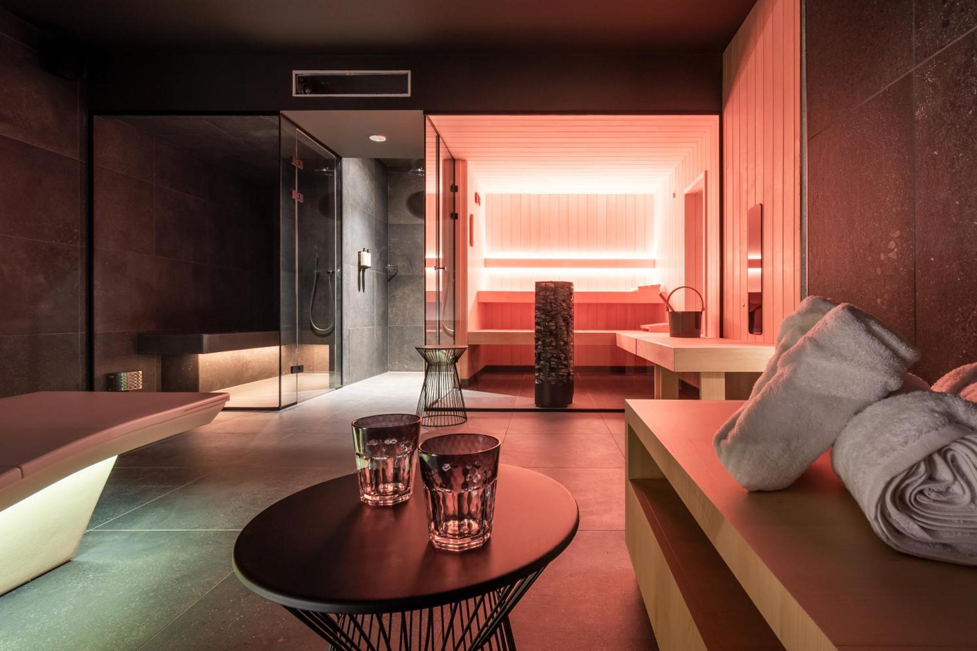 One Two Four - Hotel & Spa Гент Екстериор снимка