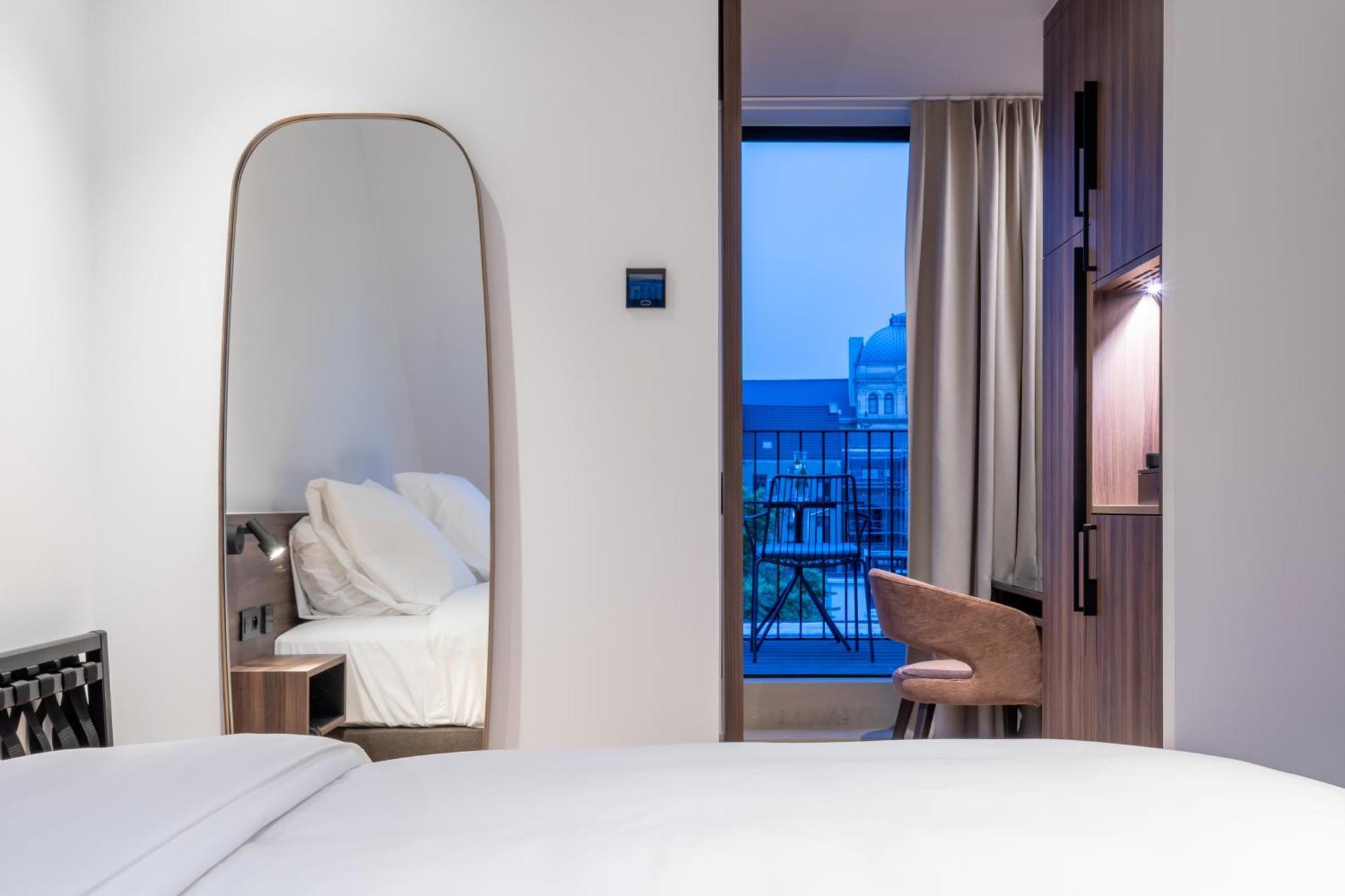 One Two Four - Hotel & Spa Гент Екстериор снимка