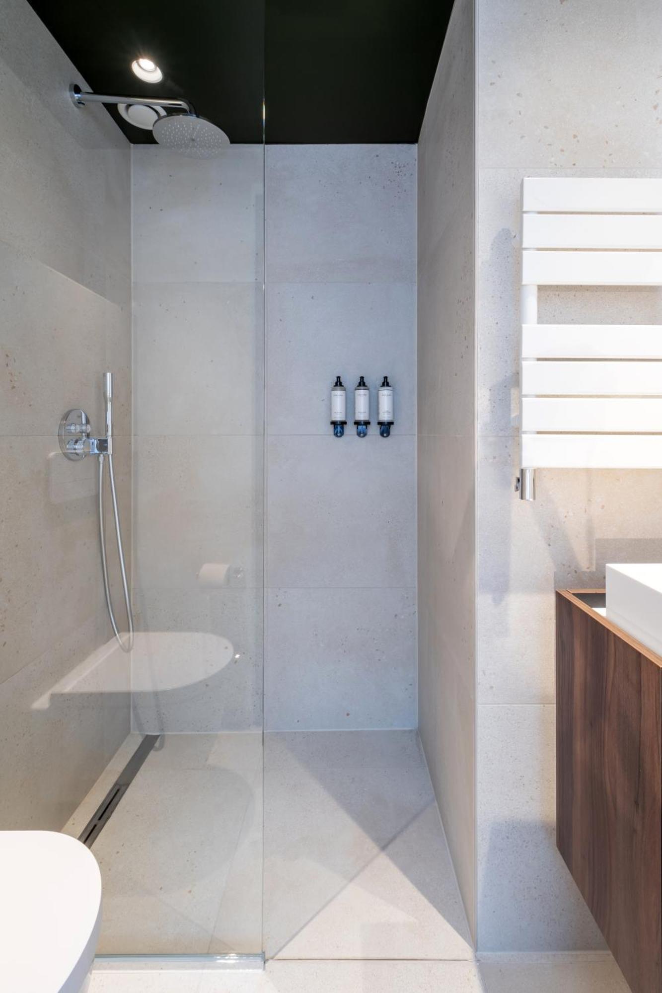 One Two Four - Hotel & Spa Гент Екстериор снимка